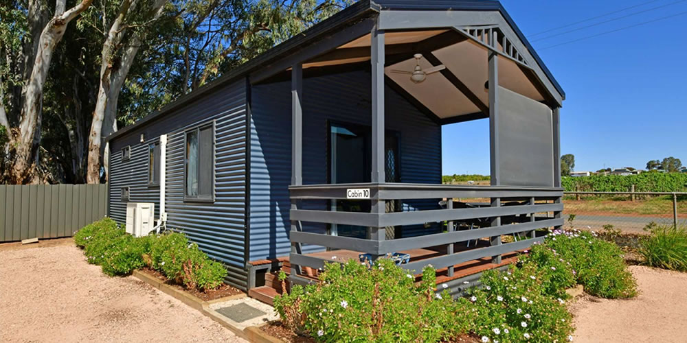 Deluxe Cabins at Kingston on Murray Caravan park